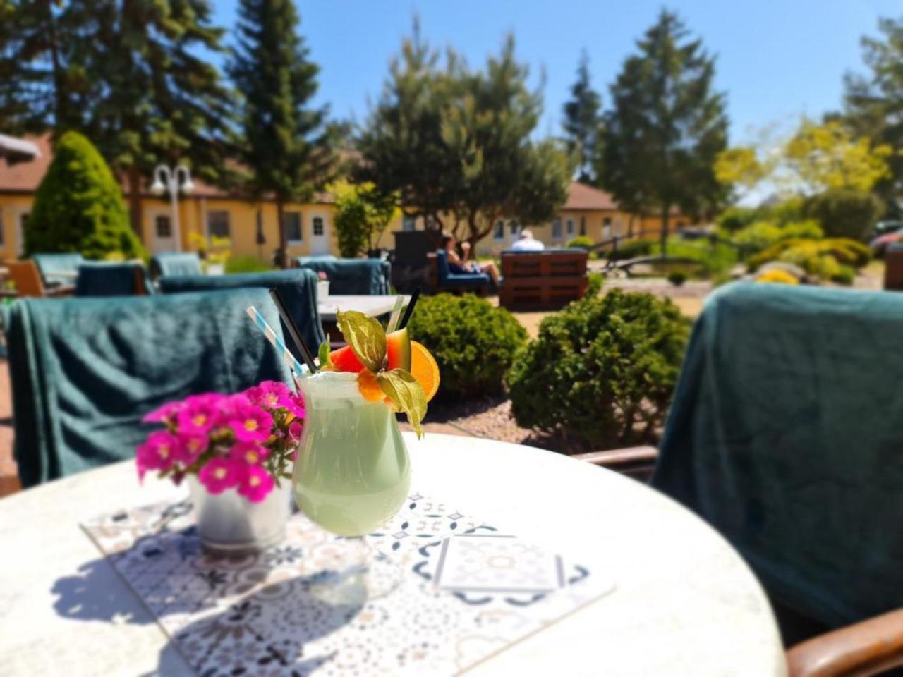 Hotel Pommerscher Hof Zinnowitz Kültér fotó