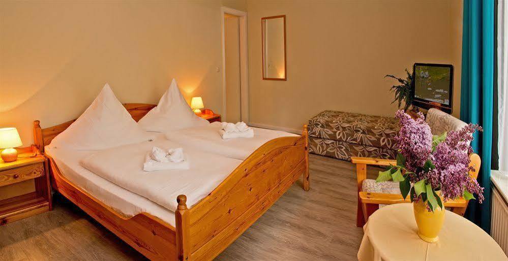 Hotel Pommerscher Hof Zinnowitz Kültér fotó